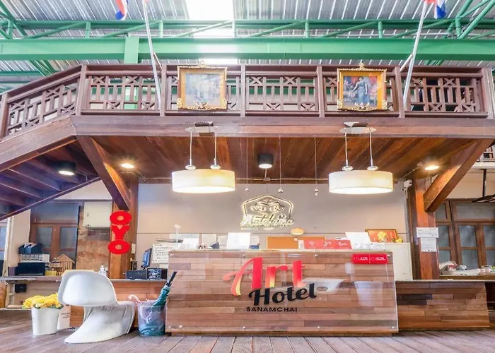 Art Sanamchai Hostal *