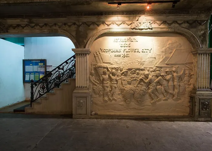 Hostal Art Sanamchai *