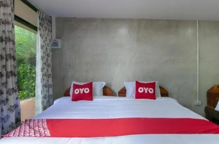 Art Sanamchai Hostal *