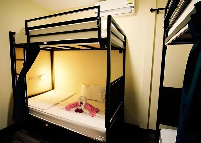 Hostal Art Sanamchai