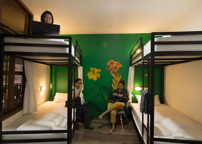 Art Sanamchai Hostal Bangkok